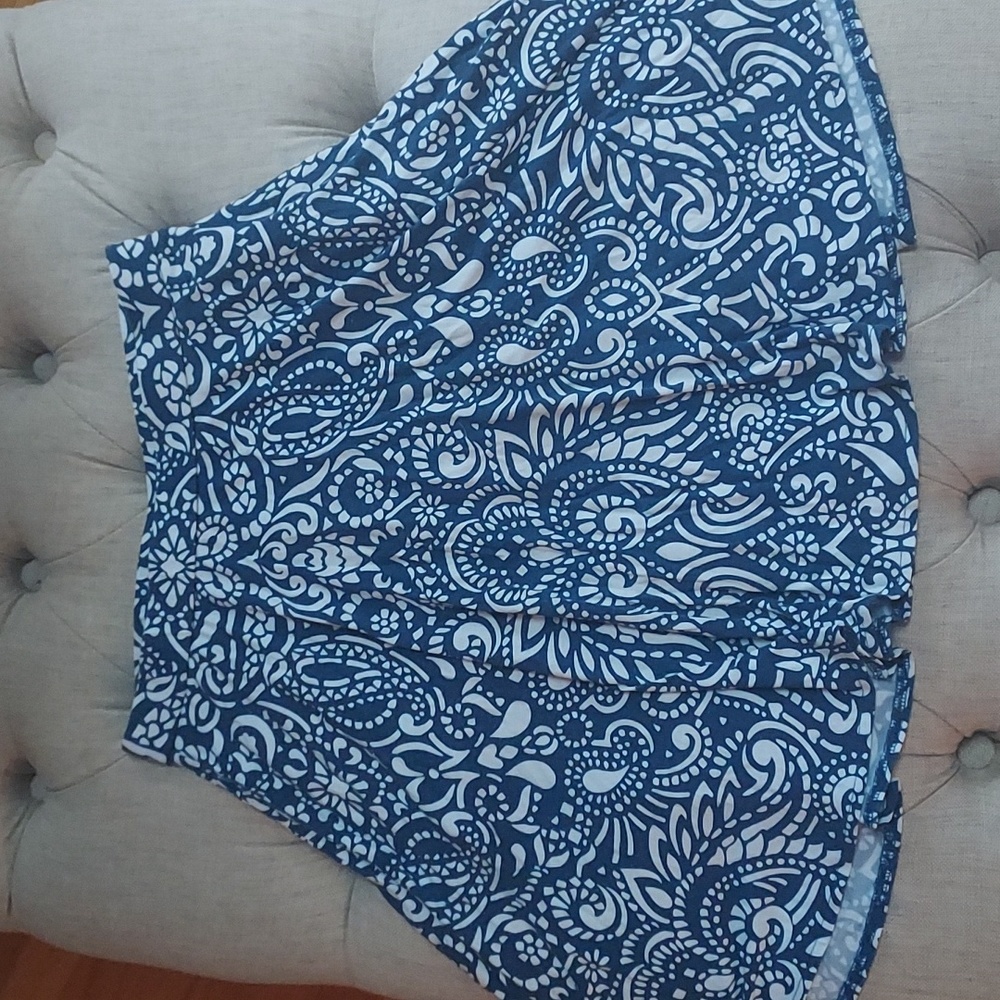 Skirt - Picture 2 of 3